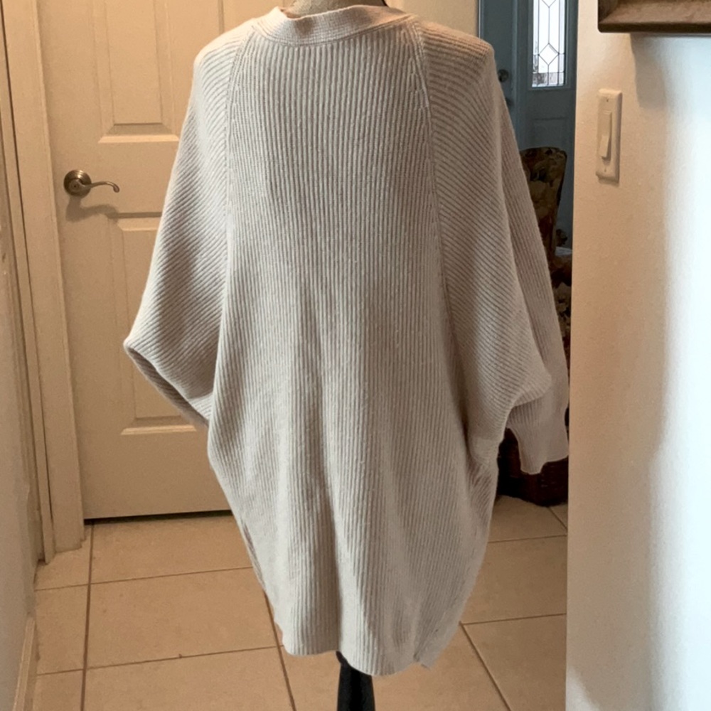 Open-Front Cream Color Sweater Size L - Picture 2 of 7